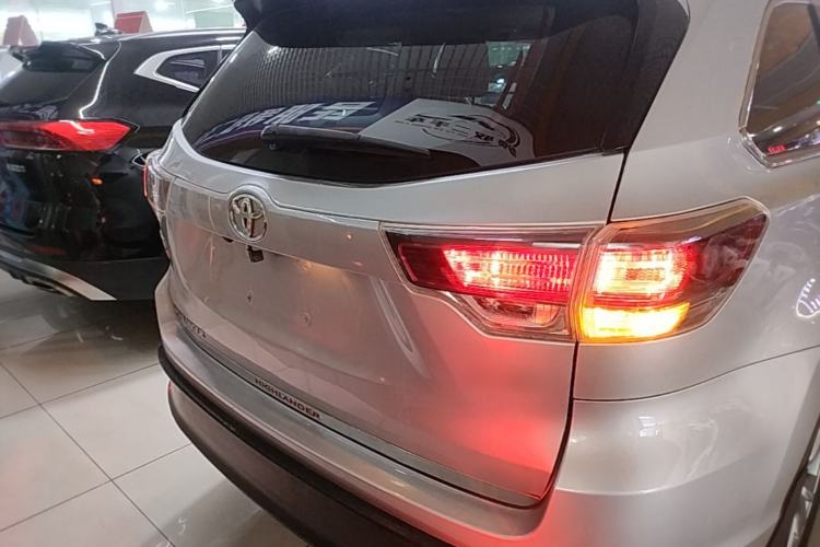 Used Toyota Highlander 2015 2.0T Four-Wheel Drive Elite Edition 7-Seater Rear