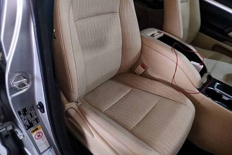 Used Toyota Highlander 2015 2.0T Four-Wheel Drive Elite Edition 7-Seater Right Front Seat