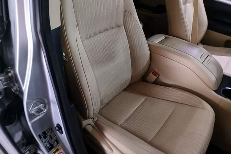 Used Toyota Highlander 2015 2.0T Four-Wheel Drive Elite Edition 7-Seater Right Front Seat