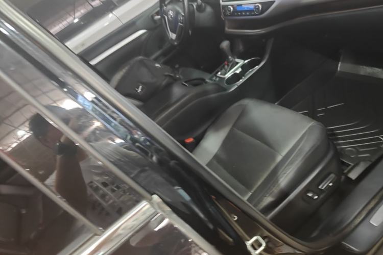 Used Toyota Highlander 2015 2.0T Four-Wheel Drive Luxury Edition 7-Seater Right Front Seat