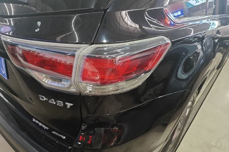 Used Toyota Highlander 2015 2.0T Four-Wheel Drive Luxury Edition 7-Seater Right Rear Taillight