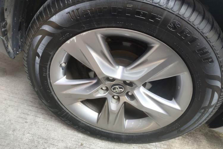 Used Toyota Highlander 2015 2.0T Two-Wheel Drive Luxury Edition 7 Seats Right Rear Wheel Hub