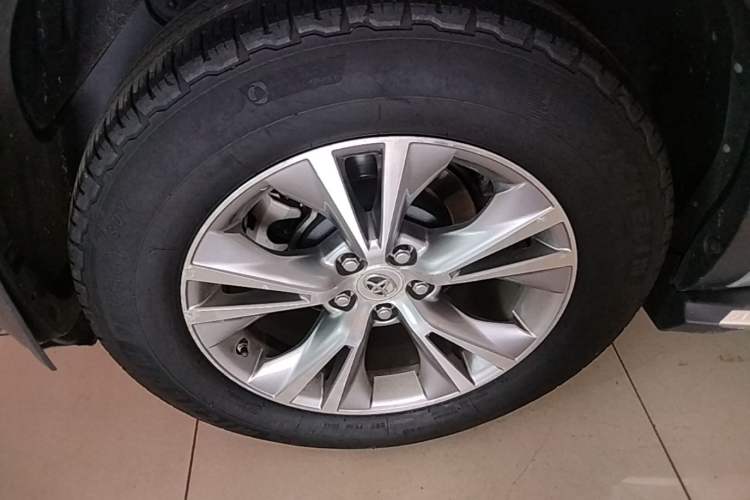 Used Toyota Highlander 2015 2.0T Four-Wheel Drive Elite Edition 7-Seater Right Rear Wheel Hub