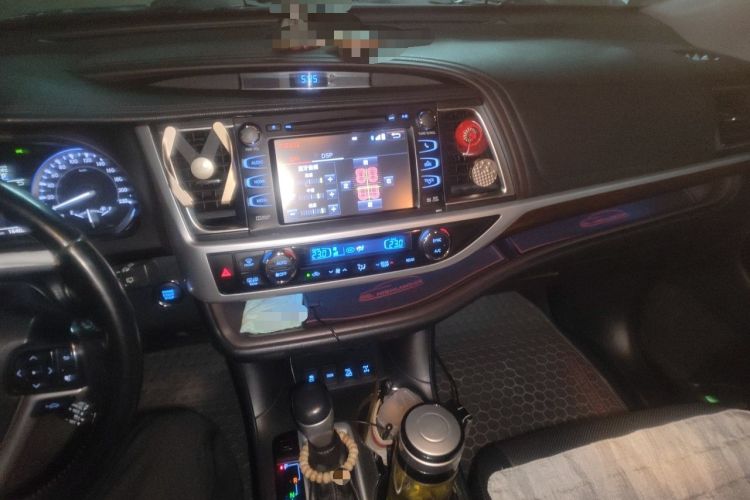 Used Toyota Highlander 2015 2.0T Four-Wheel Drive Ultimate Edition 7-Seater Audio And AC Panel