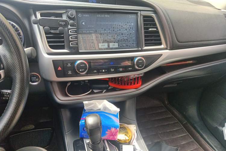 Used Toyota Highlander 2015 2.0T Four-Wheel Drive Luxury Edition 7-Seater Audio And AC Panel