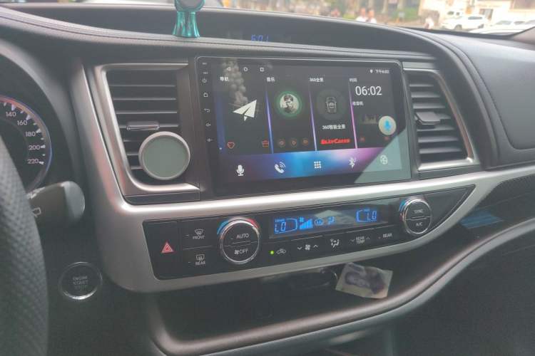 Used Toyota Highlander 2015 2.0T Four-Wheel Drive Luxury Edition 7-Seater Audio And AC Panel