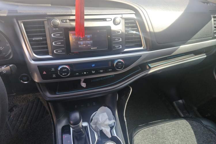 Used Toyota Highlander 2015 2.0T Four-Wheel Drive Luxury Edition 7-Seater Audio And AC Panel