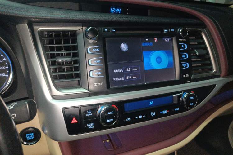 Used Toyota Highlander 2015 2.0T Four-Wheel Drive Ultimate Edition 7-Seater Audio And AC Panel