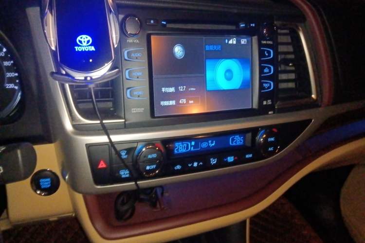 Used Toyota Highlander 2015 2.0T Four-Wheel Drive Ultimate Edition 7-Seater Audio And AC Panel
