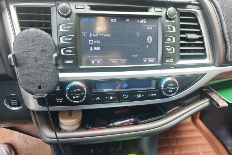 Used Toyota Highlander 2015 2.0T Four-Wheel Drive Ultimate Edition 7-Seater Audio And AC Panel