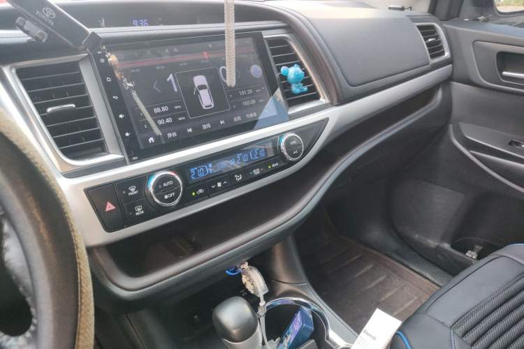 Used Toyota Highlander 2015 2.0T Four-Wheel Drive Luxury Edition 7-Seater Audio And AC Panel