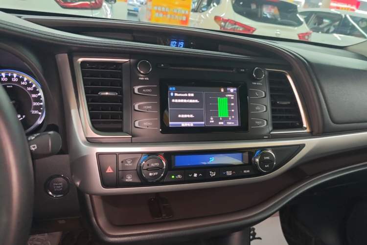 Used Toyota Highlander 2015 2.0T Four-Wheel Drive Luxury Edition 7-Seater Audio And AC Panel