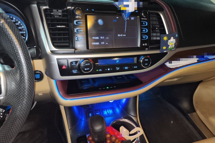 Used Toyota Highlander 2015 2.0T Four-Wheel Drive Ultimate Edition 7-Seater Audio And AC Panel