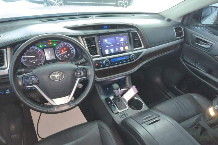 Used Toyota Highlander 2015 2.0T Four-Wheel Drive Luxury Edition 7-Seater Audio And AC Panel