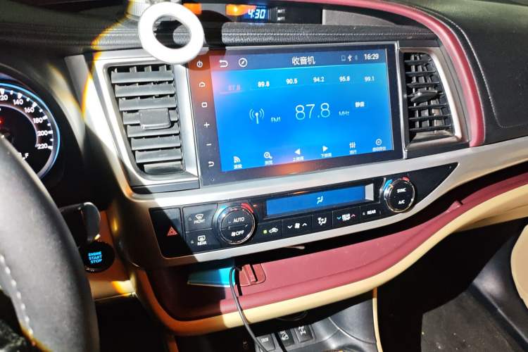 Used Toyota Highlander 2015 2.0T Four-Wheel Drive Luxury Edition 7-Seater Audio And AC Panel