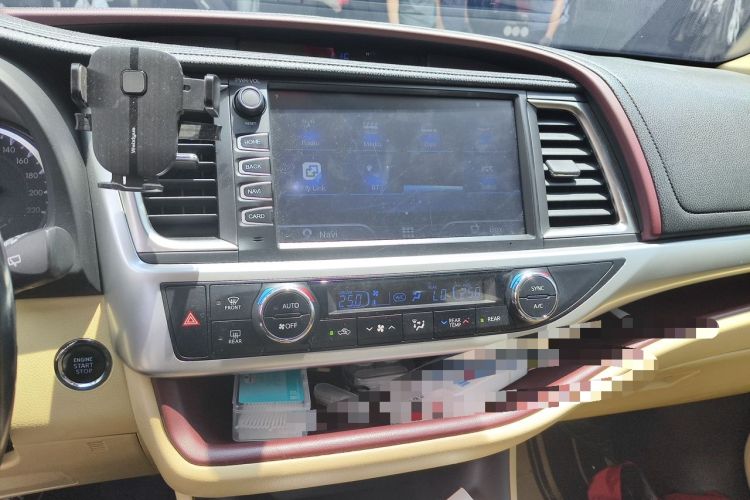 Used Toyota Highlander 2015 2.0T Two-Wheel Drive Luxury Edition 7 Seats Audio And AC Panel