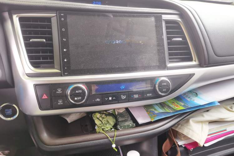 Used Toyota Highlander 2015 2.0T Four-Wheel Drive Luxury Edition 7-Seater Audio And AC Panel