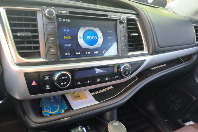 Used Toyota Highlander 2015 2.0T Four-Wheel Drive Luxury Edition 7-Seater Audio And AC Panel