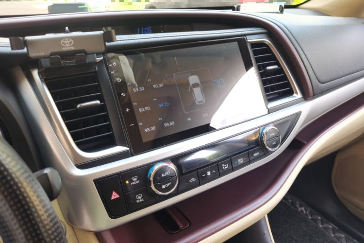 Used Toyota Highlander 2015 2.0T Four-Wheel Drive Luxury Edition 7-Seater Audio And AC Panel