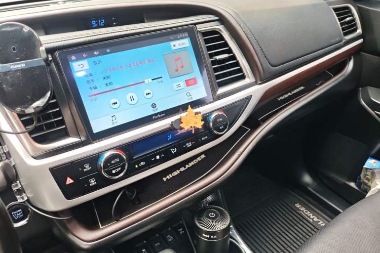 Used Toyota Highlander 2015 2.0T Four-Wheel Drive Luxury Edition 7-Seater Audio And AC Panel