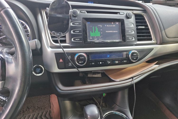 Used Toyota Highlander 2015 2.0T Four-Wheel Drive Luxury Edition 7-Seater Audio And AC Panel