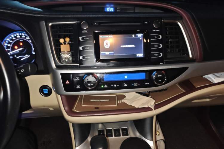 Used Toyota Highlander 2015 3.5L 4x4 Luxury Edition 7-seater Audio And AC Panel