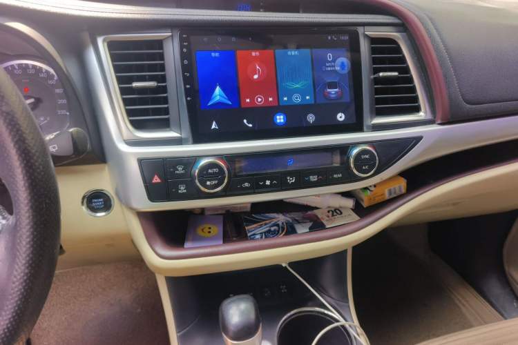 Used Toyota Highlander 2015 2.0T Four-Wheel Drive Luxury Edition 7-Seater Audio And AC Panel