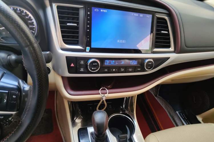 Used Toyota Highlander 2015 2.0T Four-Wheel Drive Luxury Edition 7-Seater Audio And AC Panel