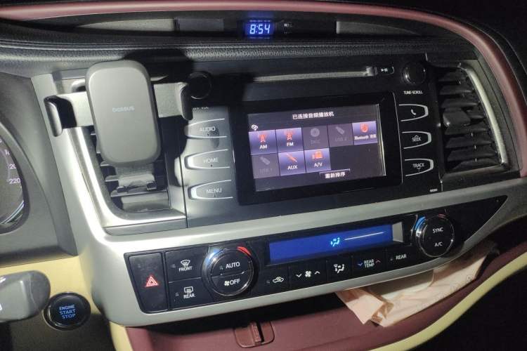 Used Toyota Highlander 2015 2.0T Two-Wheel Drive Luxury Edition 7 Seats Audio And AC Panel