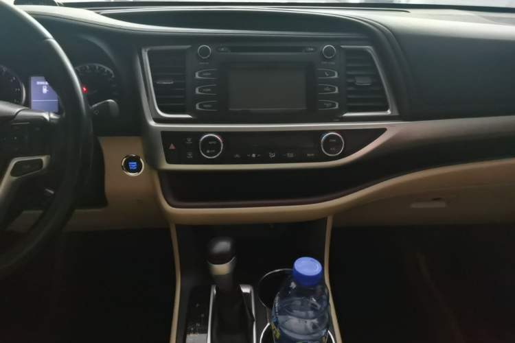 Used Toyota Highlander 2015 2.0T Four-Wheel Drive Luxury Edition 7-Seater Audio And AC Panel