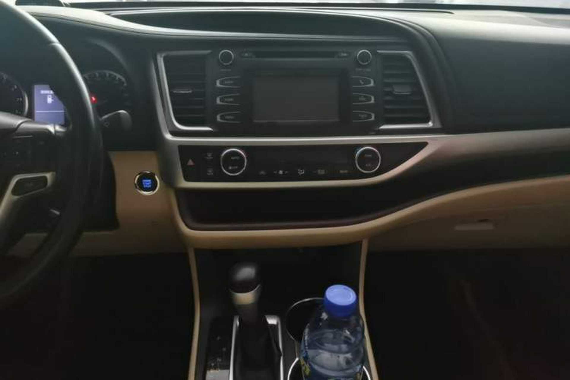 Used Toyota Highlander 2015 2.0T Four-Wheel Drive Luxury Edition 7-Seater Audio And AC Panel