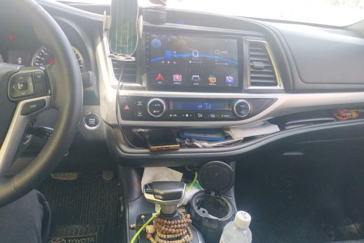 Used Toyota Highlander 2015 2.0T Four-Wheel Drive Luxury Edition 7-Seater Audio And AC Panel