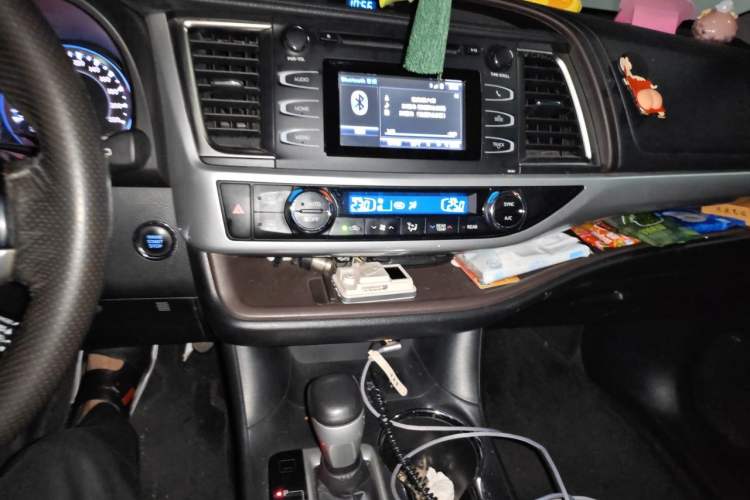 Used Toyota Highlander 2015 2.0T Four-Wheel Drive Luxury Edition 7-Seater Audio And AC Panel