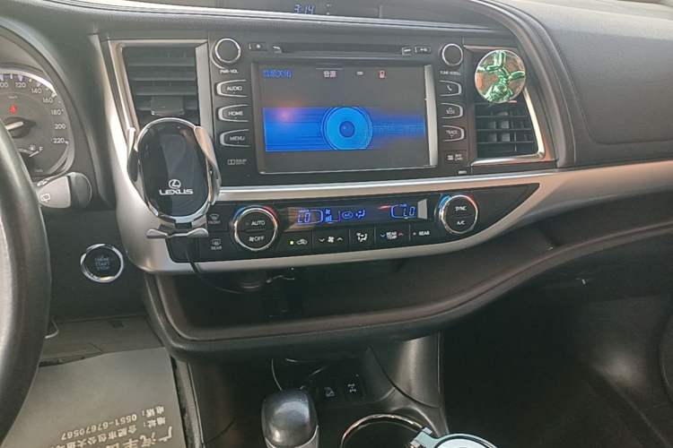 Used Toyota Highlander 2015 3.5L 4x4 Luxury Edition 7-seater Audio And AC Panel