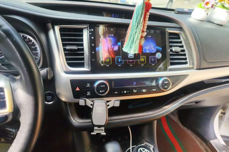 Used Toyota Highlander 2015 2.0T Four-Wheel Drive Luxury Edition 7-Seater Audio And AC Panel