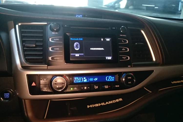 Used Toyota Highlander 2015 2.0T Four-Wheel Drive Luxury Edition 7-Seater Audio And AC Panel