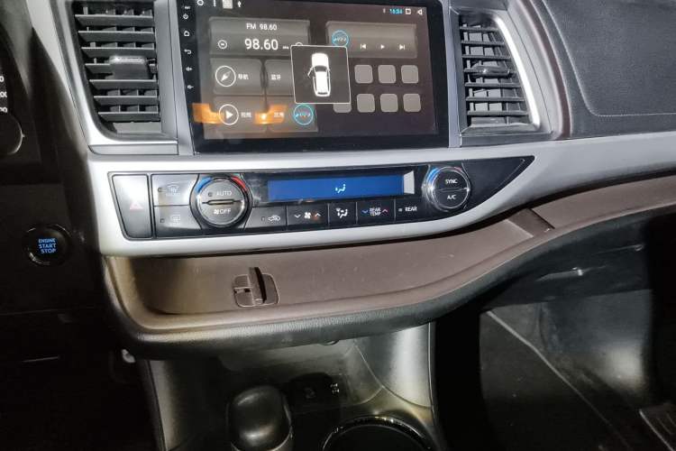 Used Toyota Highlander 2015 2.0T Four-Wheel Drive Luxury Edition 7-Seater Audio And AC Panel