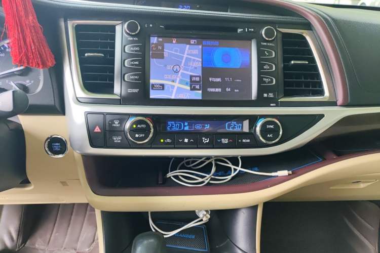 Used Toyota Highlander 2015 2.0T Four-Wheel Drive Ultimate Edition 7-Seater Audio And AC Panel