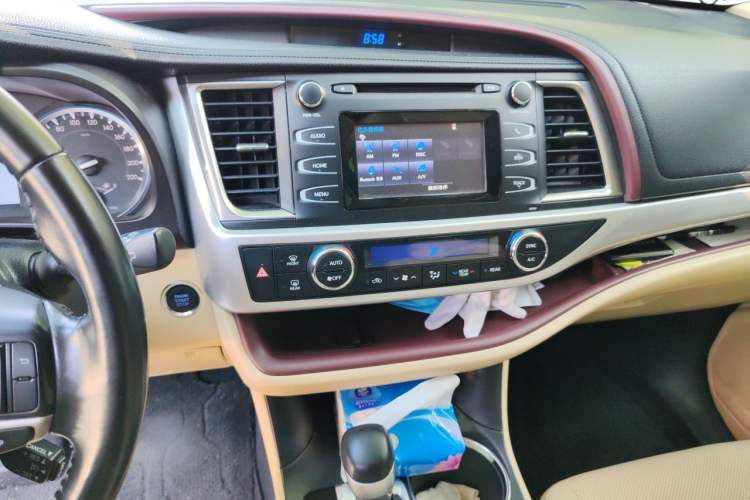 Used Toyota Highlander 2015 2.0T Four-Wheel Drive Luxury Edition 7-Seater Audio And AC Panel
