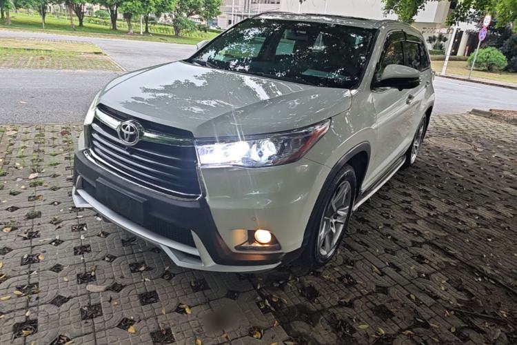 Used Toyota Highlander 2015 2.0T Four-Wheel Drive Luxury Edition 7-Seater Guazi used car, China used car export, Used car for sale, Used  cars, Cheapest cars for sale