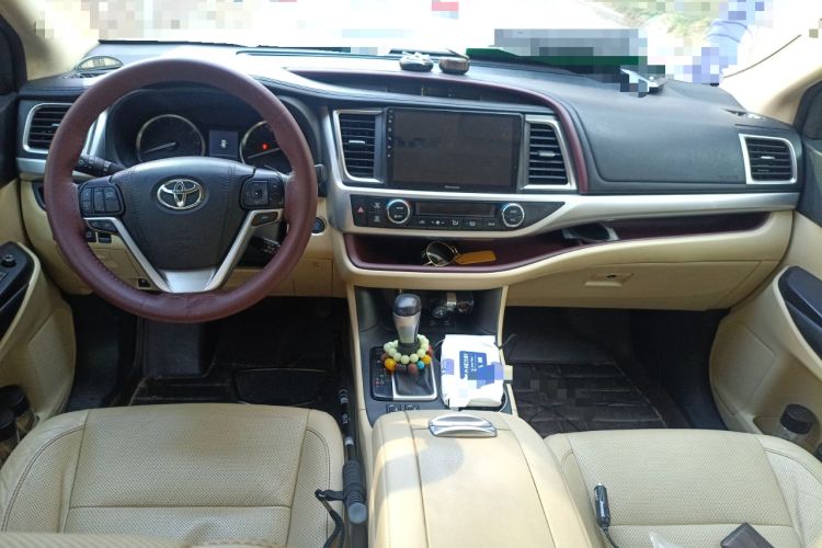 Used Toyota Highlander 2015 2.0T Four-Wheel Drive Luxury Edition 7-Seater Center Console