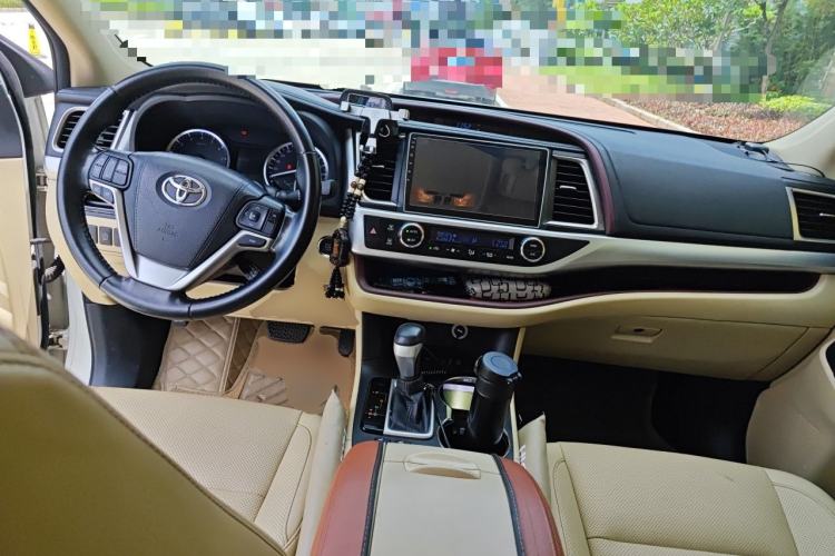Used Toyota Highlander 2015 2.0T Four-Wheel Drive Luxury Edition 7-Seater Center Console