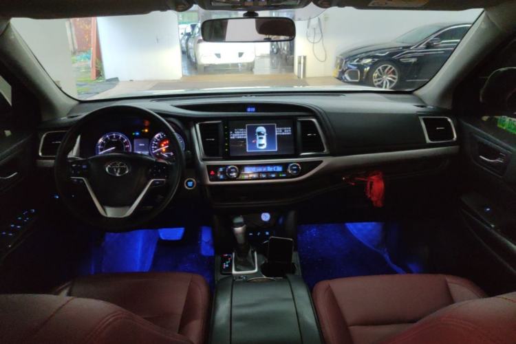 Used Toyota Highlander 2015 2.0T Four-Wheel Drive Luxury Edition 7-Seater Center Console
