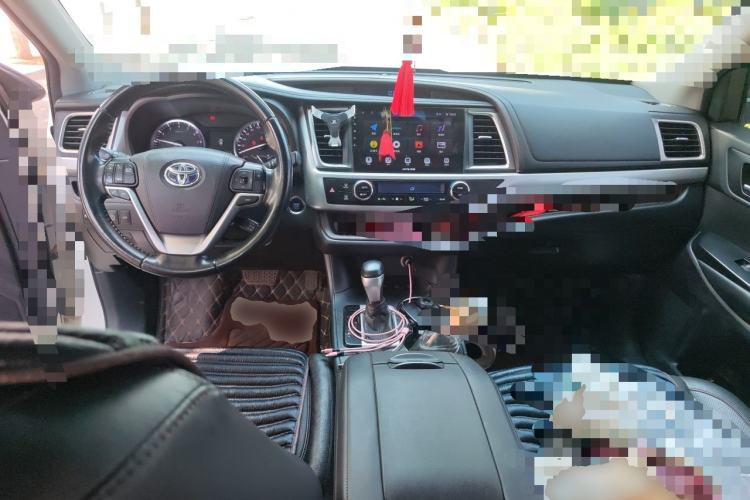 Used Toyota Highlander 2015 2.0T Four-Wheel Drive Luxury Edition 7-Seater Center Console