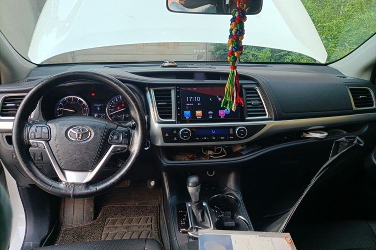 Used Toyota Highlander 2015 2.0T Four-Wheel Drive Luxury Edition 7-Seater Center Console