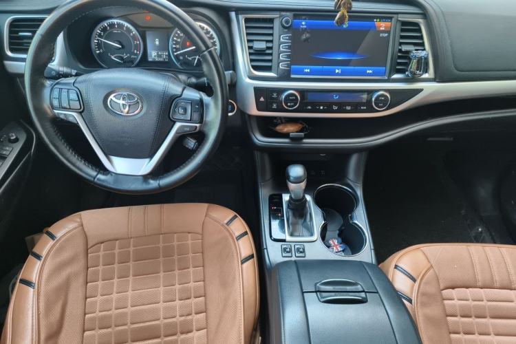 Used Toyota Highlander 2015 2.0T Four-Wheel Drive Luxury Edition 7-Seater Center Console