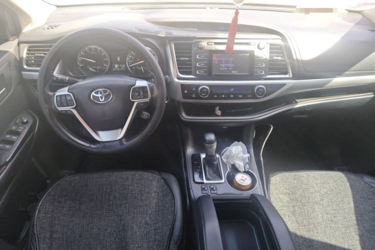 Used Toyota Highlander 2015 2.0T Four-Wheel Drive Luxury Edition 7-Seater Center Console