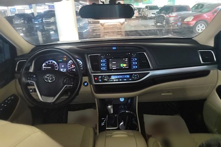 Used Toyota Highlander 2015 2.0T Four-Wheel Drive Luxury Edition 7-Seater Center Console