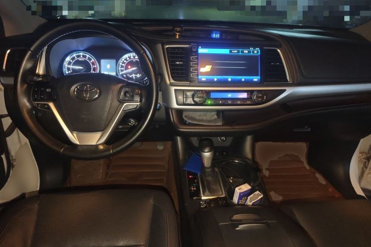Used Toyota Highlander 2015 2.0T Four-Wheel Drive Luxury Edition 7-Seater Center Console