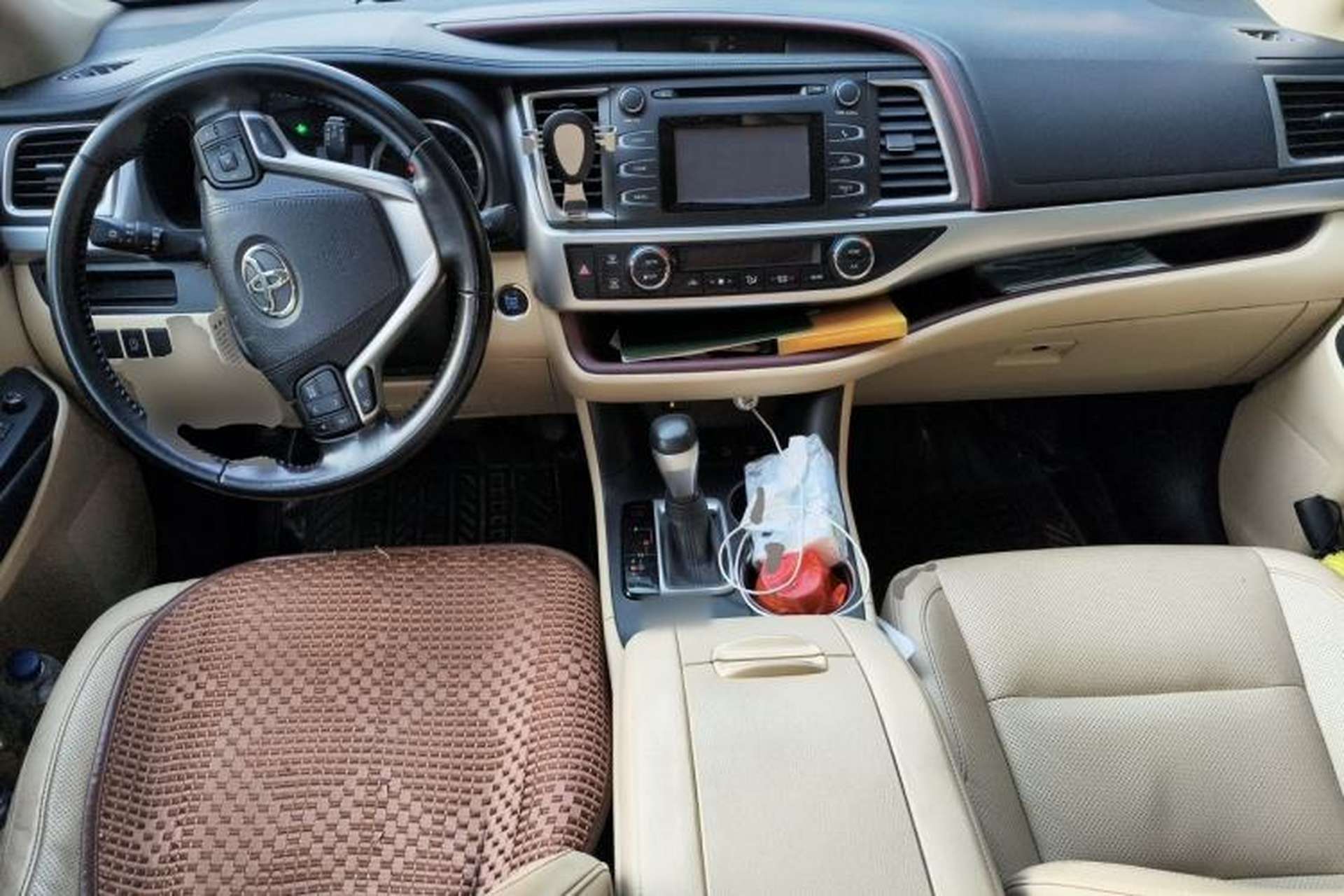 Used Toyota Highlander 2015 2.0T Four-Wheel Drive Luxury Edition 7-Seater Center Console